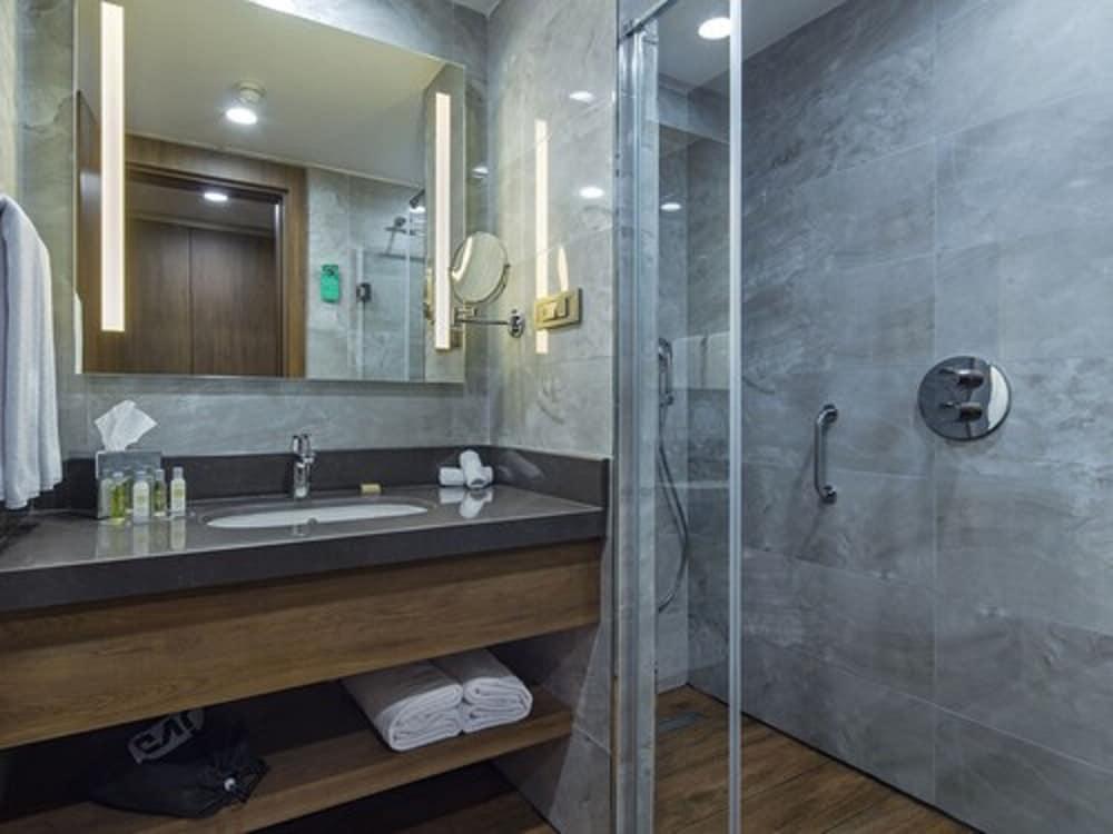 Hilton Garden Inn Yalova Yalova  Bagian luar foto